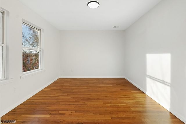 14 Willoughby St, Newark City, NJ 07112