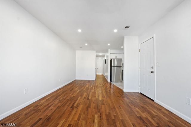 14 Willoughby St, Newark City, NJ 07112