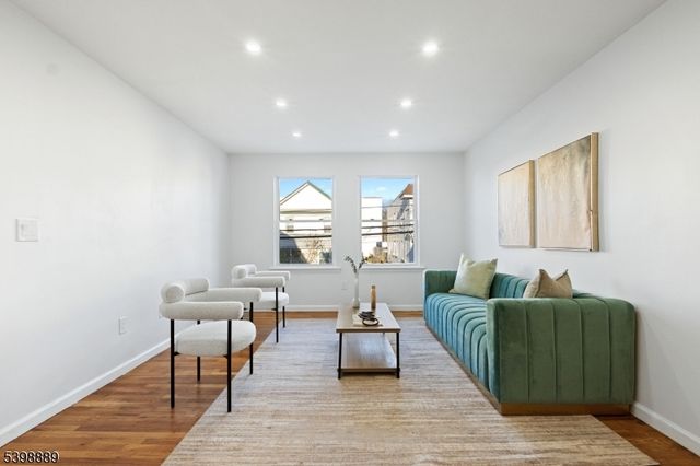 14 Willoughby St, Newark City, NJ 07112