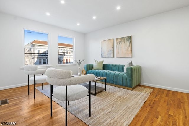 14 Willoughby St, Newark City, NJ 07112