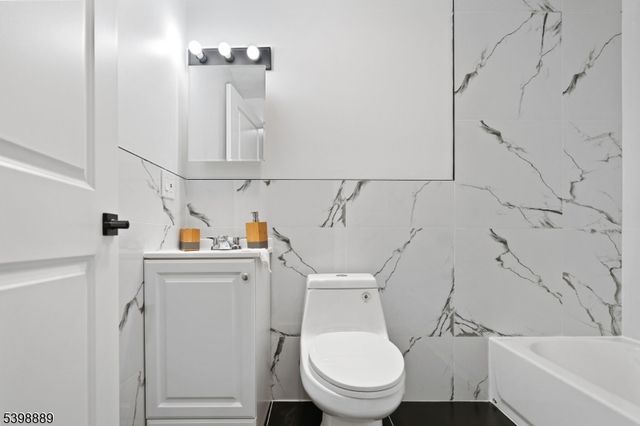 14 Willoughby St, Newark City, NJ 07112