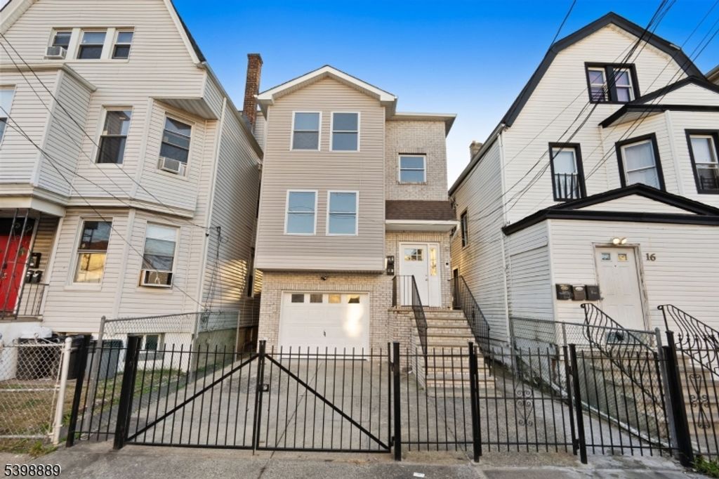 14 Willoughby St, Newark City, NJ 07112