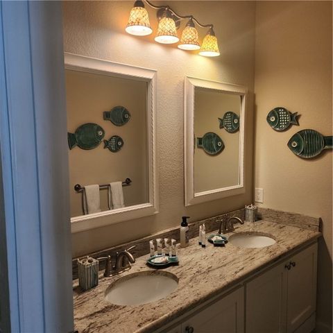 913 Banyan Beach Dr, Port Aransas, TX 78373