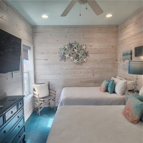 913 Banyan Beach Dr, Port Aransas, TX 78373