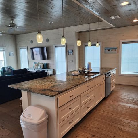 913 Banyan Beach Dr, Port Aransas, TX 78373