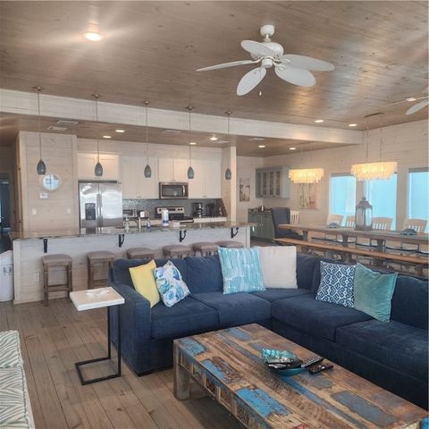 913 Banyan Beach Dr, Port Aransas, TX 78373