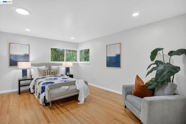 350 Elysian Fields Dr, Oakland, CA 94605