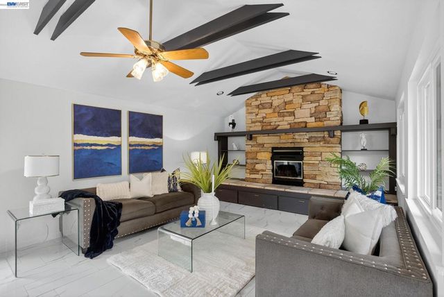 350 Elysian Fields Dr, Oakland, CA 94605