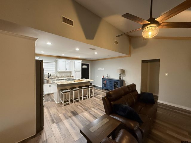 170 CR 3136, Jacksonville, TX 75766