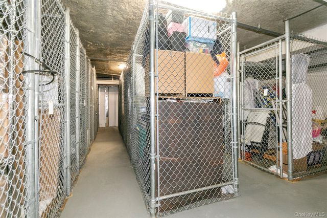 12 Bond Street 5A, Great Neck, NY 11021