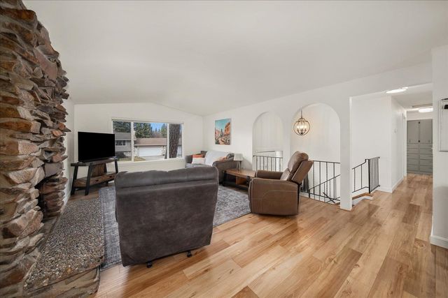 5231 W Rosewood Ave, Spokane, WA 99208