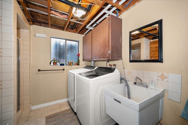 5231 W Rosewood Ave, Spokane, WA 99208