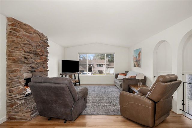 5231 W Rosewood Ave, Spokane, WA 99208