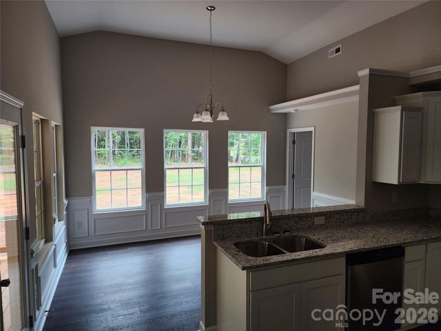 5900 Flamingo Drive 4, Conover, NC 28613