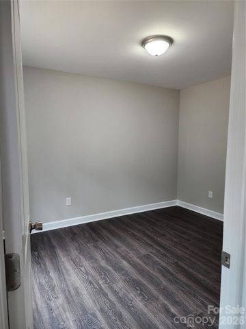5900 Flamingo Drive 4, Conover, NC 28613