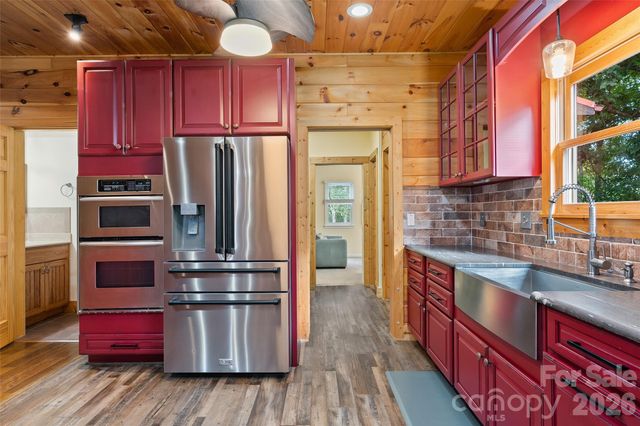 42 Chinaberry Court, Waynesville, NC 28785
