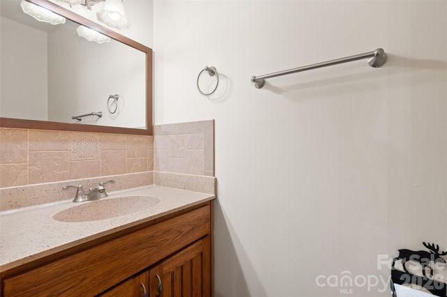 42 Chinaberry Court, Waynesville, NC 28785
