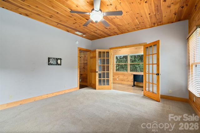 42 Chinaberry Court, Waynesville, NC 28785