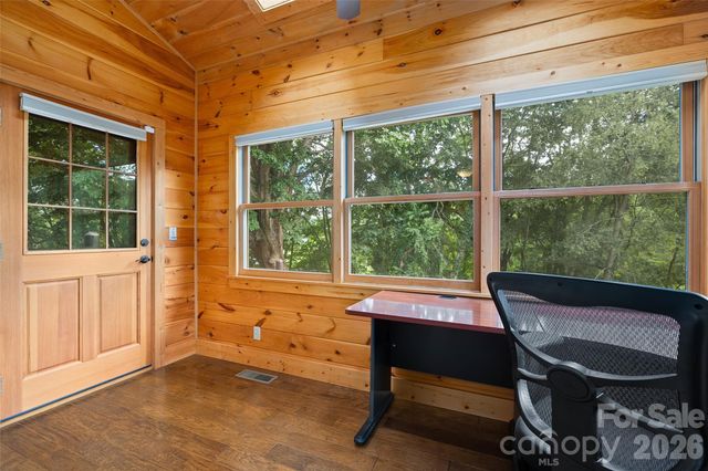 42 Chinaberry Court, Waynesville, NC 28785