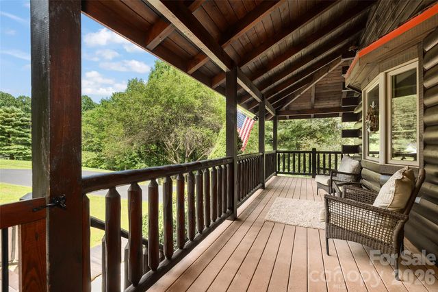 42 Chinaberry Court, Waynesville, NC 28785