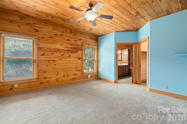 42 Chinaberry Court, Waynesville, NC 28785
