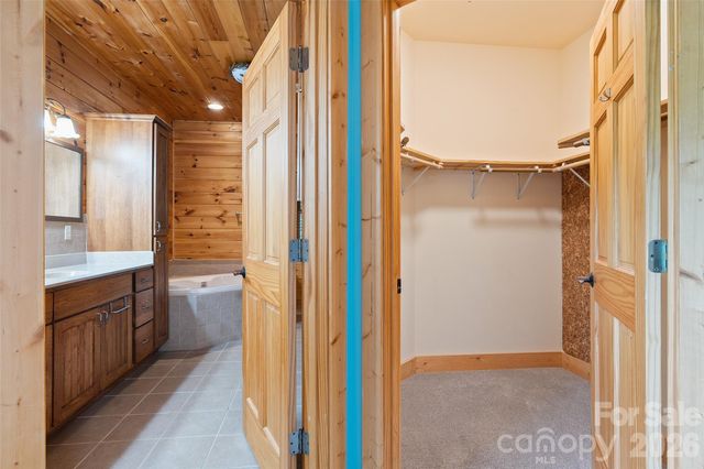 42 Chinaberry Court, Waynesville, NC 28785