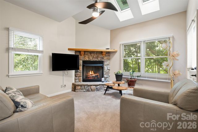 42 Chinaberry Court, Waynesville, NC 28785