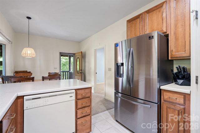 42 Chinaberry Court, Waynesville, NC 28785