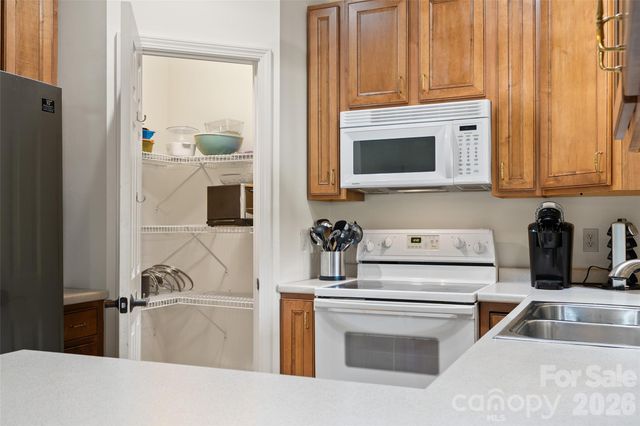 42 Chinaberry Court, Waynesville, NC 28785