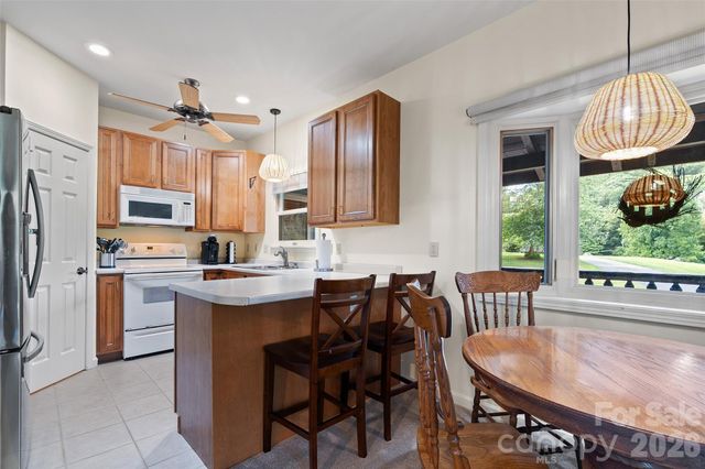 42 Chinaberry Court, Waynesville, NC 28785