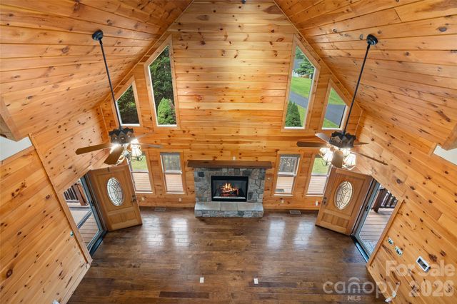 42 Chinaberry Court, Waynesville, NC 28785