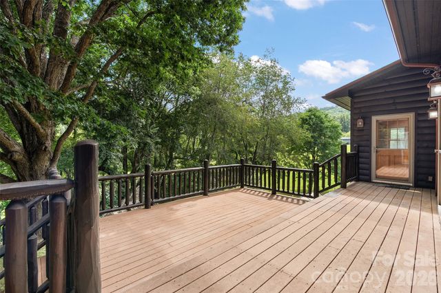 42 Chinaberry Court, Waynesville, NC 28785