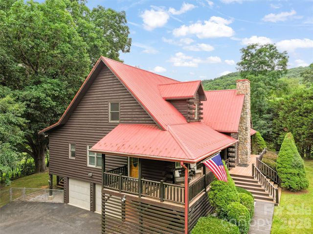 42 Chinaberry Court, Waynesville, NC 28785