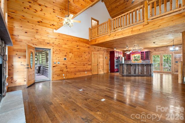 42 Chinaberry Court, Waynesville, NC 28785