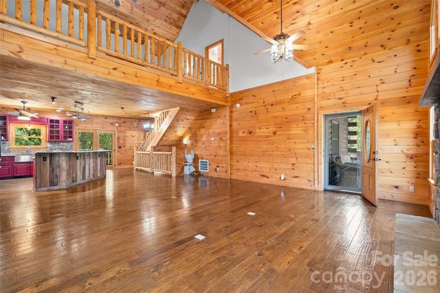 42 Chinaberry Court, Waynesville, NC 28785