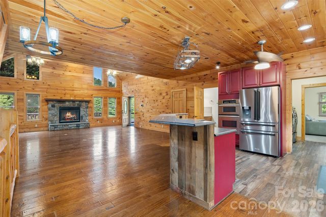 42 Chinaberry Court, Waynesville, NC 28785