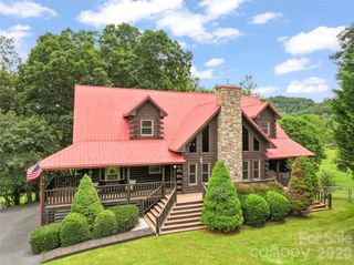 42 Chinaberry Court, Waynesville, NC 28785
