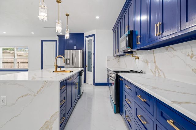 7831 Sandy Street, Houston, TX 77028