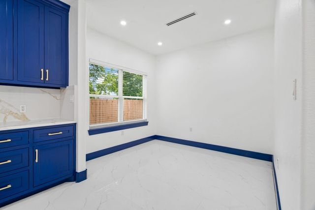 7831 Sandy Street, Houston, TX 77028