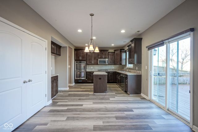 5764 Bluff View Lane, Whitestown, IN 46075