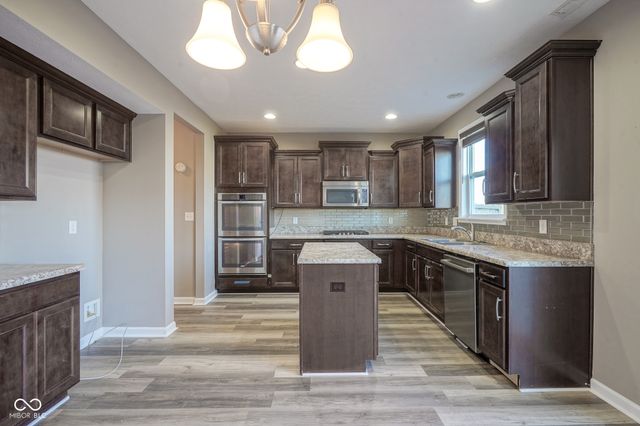 5764 Bluff View Lane, Whitestown, IN 46075