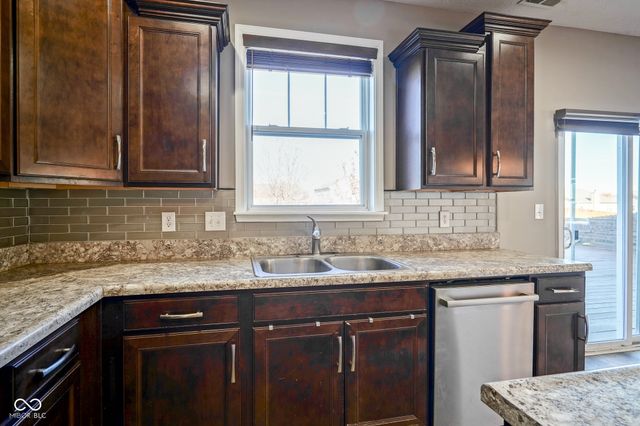 5764 Bluff View Lane, Whitestown, IN 46075