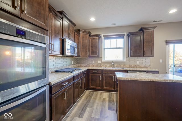 5764 Bluff View Lane, Whitestown, IN 46075