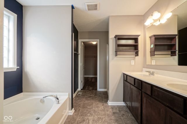 5764 Bluff View Lane, Whitestown, IN 46075