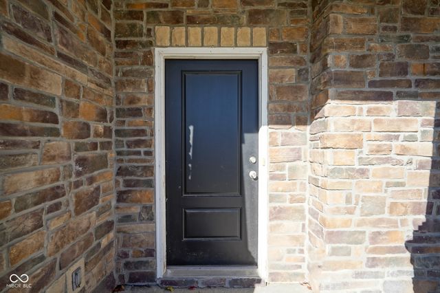 5764 Bluff View Lane, Whitestown, IN 46075