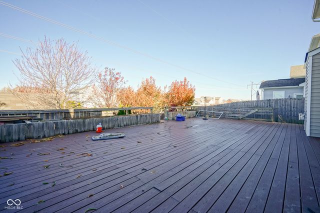 5764 Bluff View Lane, Whitestown, IN 46075