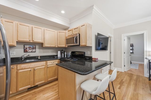 301-303 Bolton St 1, Boston, MA 02127