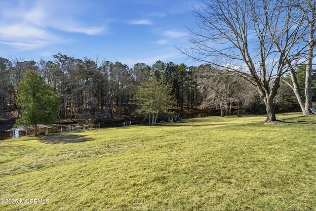 31 Charlotteville Drive S, Toms River, NJ 08757