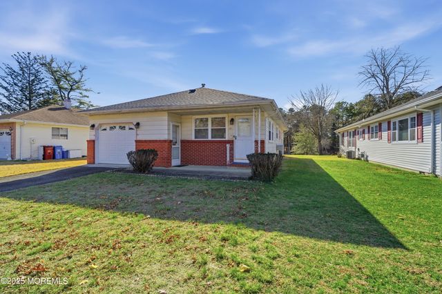 31 Charlotteville Drive S, Toms River, NJ 08757