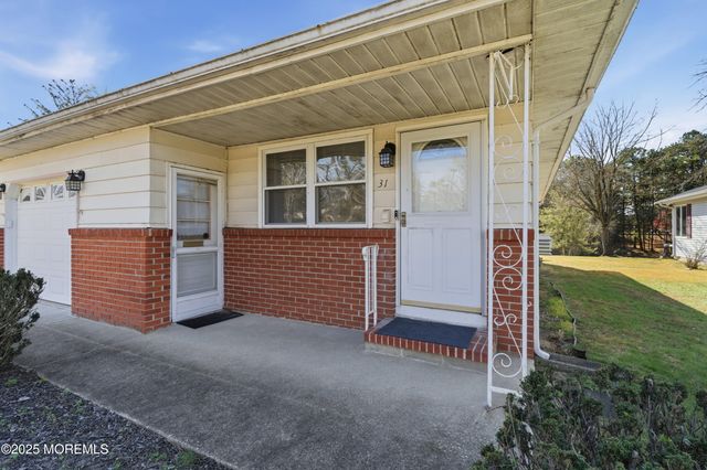 31 Charlotteville Drive S, Toms River, NJ 08757